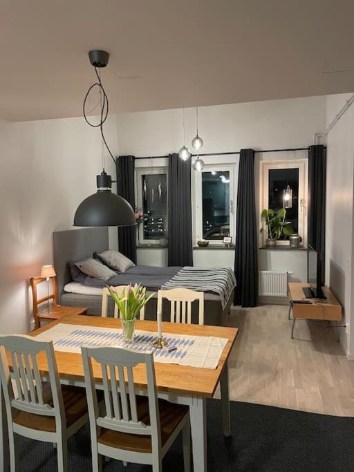 Newly Built Bright Apartment, Close To Everything If You Want To Visit Stockholm, You Will Find The Perfect Accommodation Here! Ferry Line 80 Makes It Very Convenient And Easy To Get To The City Center Нака Экстерьер фото