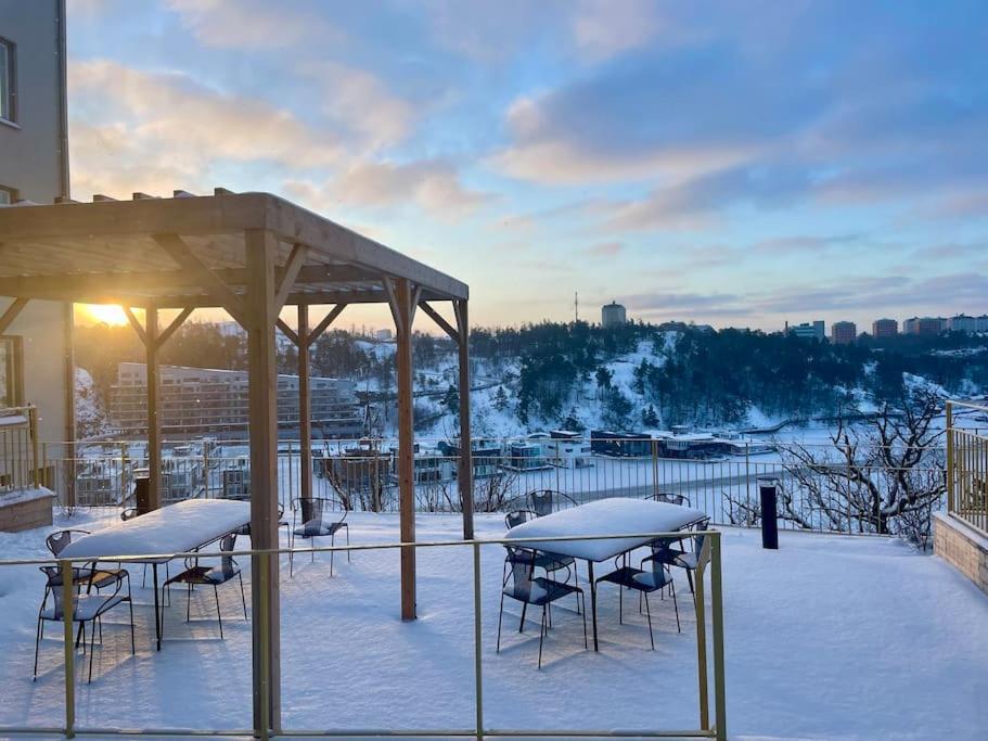 Newly Built Bright Apartment, Close To Everything If You Want To Visit Stockholm, You Will Find The Perfect Accommodation Here! Ferry Line 80 Makes It Very Convenient And Easy To Get To The City Center Нака Экстерьер фото