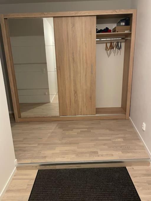 Newly Built Bright Apartment, Close To Everything If You Want To Visit Stockholm, You Will Find The Perfect Accommodation Here! Ferry Line 80 Makes It Very Convenient And Easy To Get To The City Center Нака Экстерьер фото