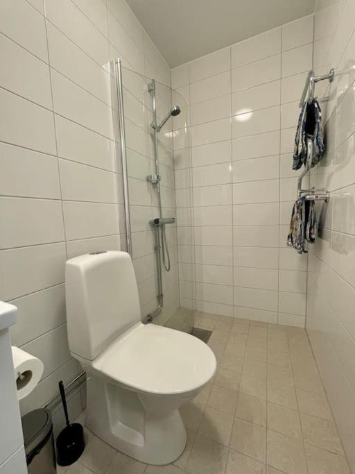 Newly Built Bright Apartment, Close To Everything If You Want To Visit Stockholm, You Will Find The Perfect Accommodation Here! Ferry Line 80 Makes It Very Convenient And Easy To Get To The City Center Нака Экстерьер фото